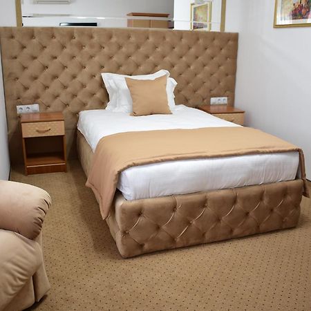 Kurmet Hotel Οράλ Εξωτερικό φωτογραφία
