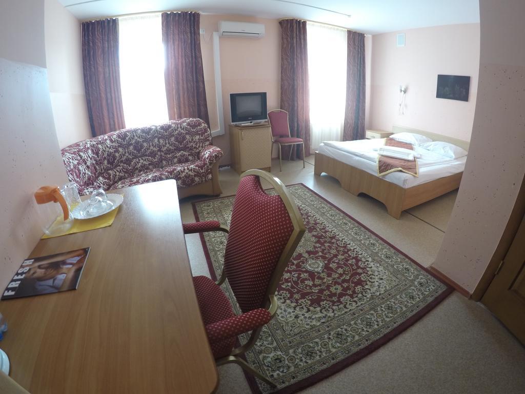 Kurmet Hotel Οράλ Δωμάτιο φωτογραφία