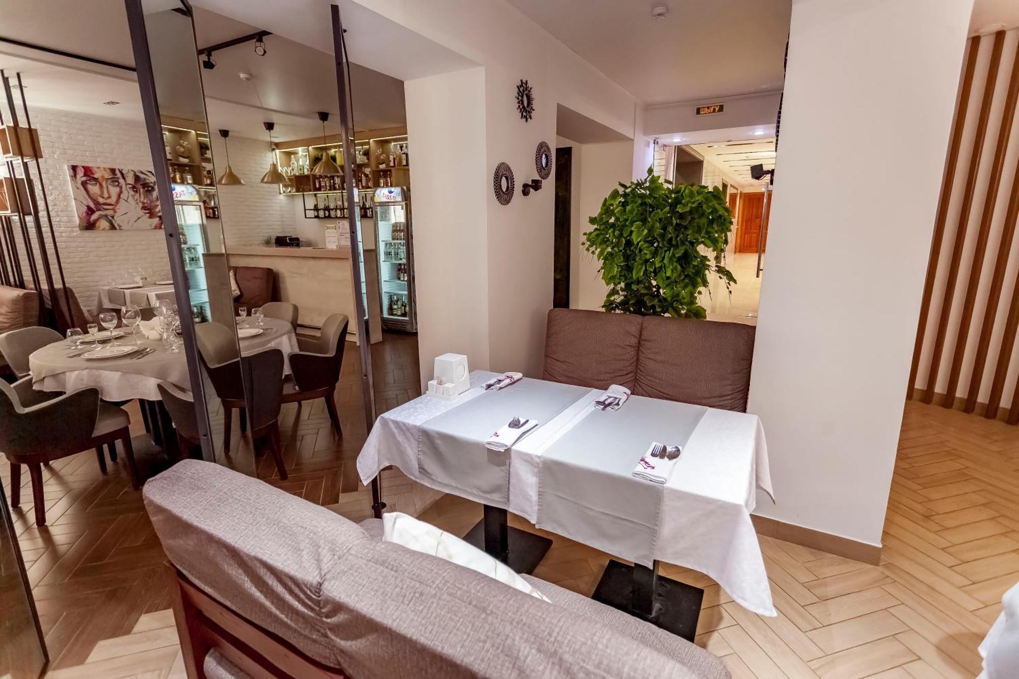 Kurmet Hotel Οράλ Εξωτερικό φωτογραφία