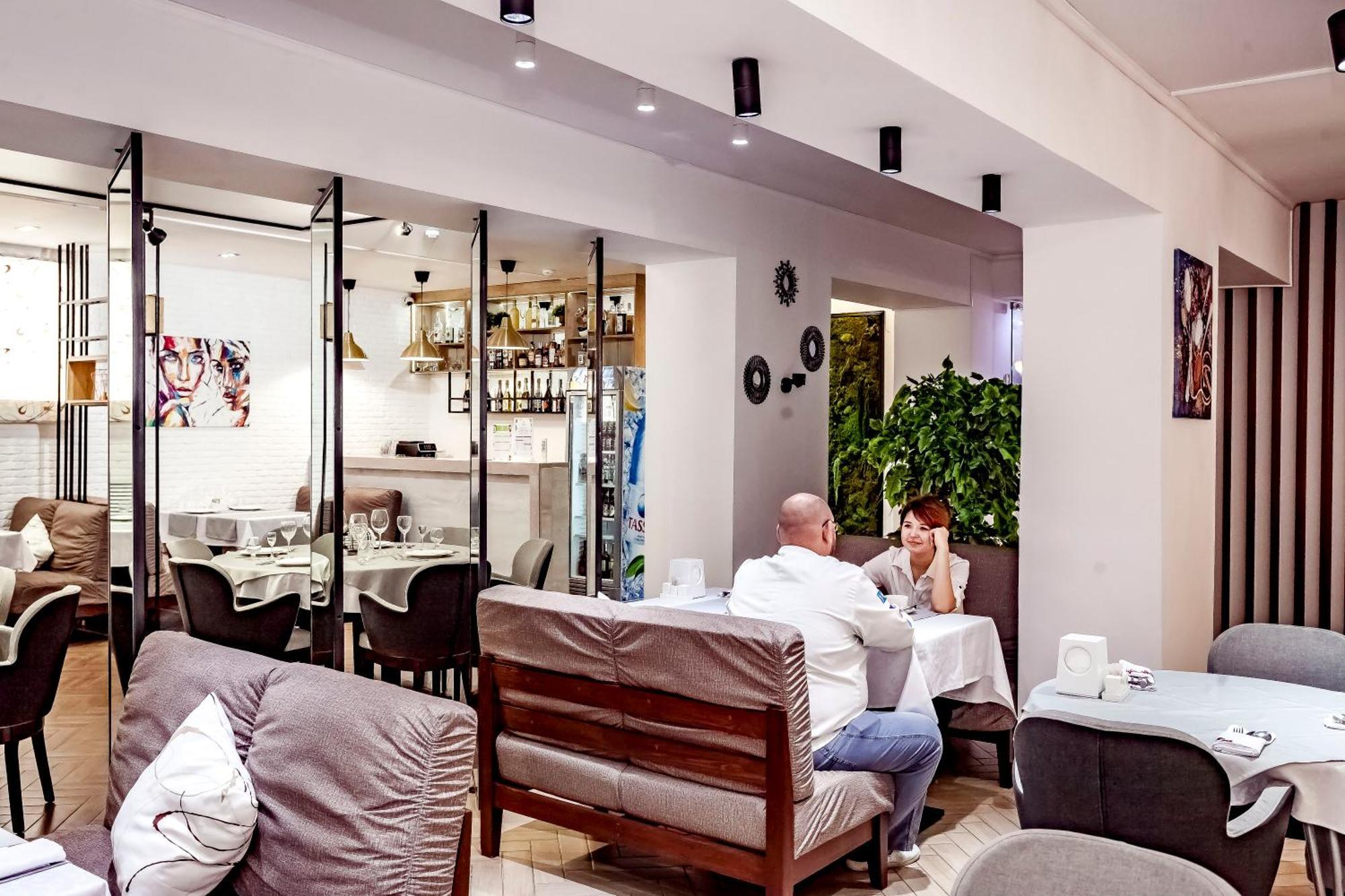 Kurmet Hotel Οράλ Εξωτερικό φωτογραφία