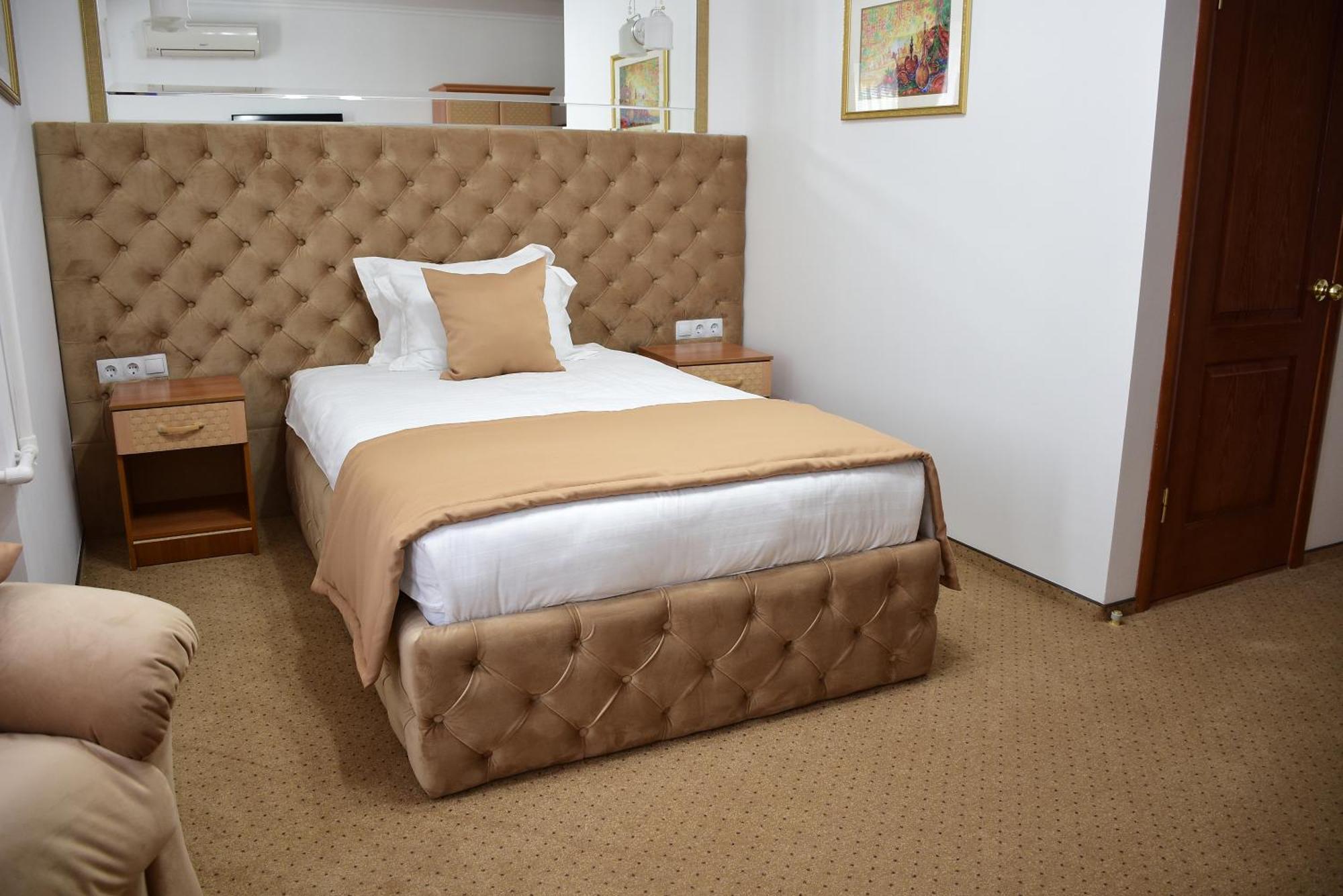 Kurmet Hotel Οράλ Εξωτερικό φωτογραφία